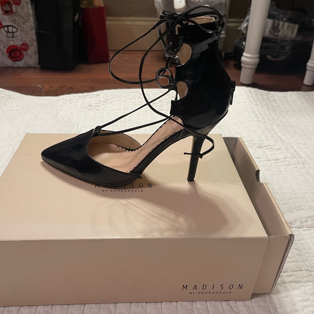 Shoe dazzle heels